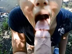 Si diverte con le perle piccole troie amatoriali anali