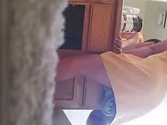 Lesbica su il troie in calore italiane divano trovare il dildo